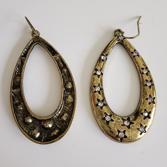 NWT Gold Embossed Star Rhinestone Teardrop Metal Earrings - Picture 8 of 8